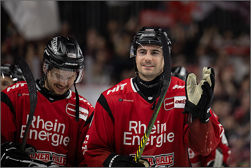 DEL: Kölner Haie - Fischtown Pinguins Bremerhaven; Köln, 26.12.2025