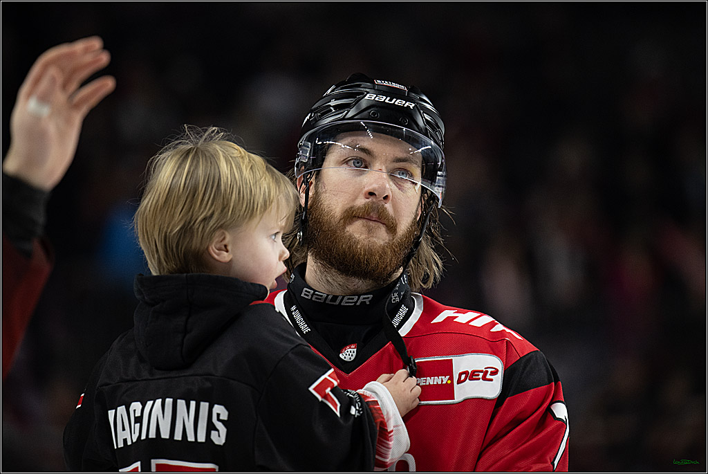 DEL: Kölner Haie - Fischtown Pinguins Bremerhaven; Köln, 26.12.2025