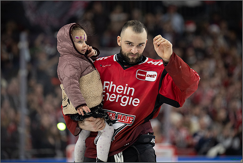 DEL: Kölner Haie - Fischtown Pinguins Bremerhaven; Köln, 26.12.2025