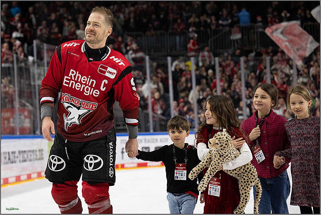 DEL: Kölner Haie - Fischtown Pinguins Bremerhaven; Köln, 26.12.2025
