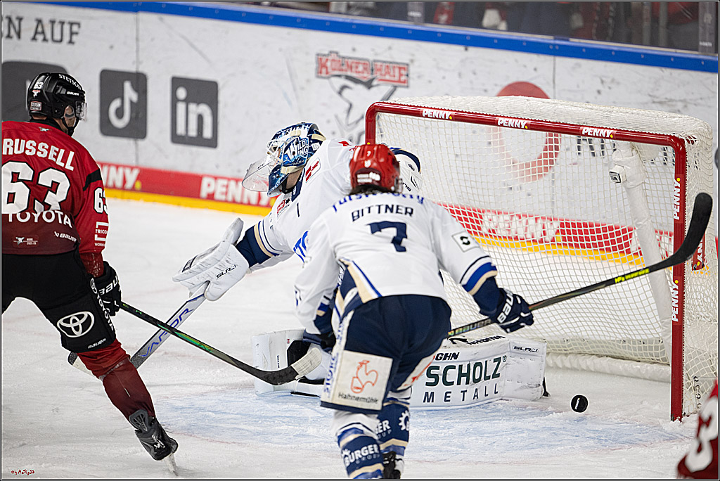 PENNY DEL: Kölner Haie - Schwenninger Wild Wings; Köln, 28.12.2025