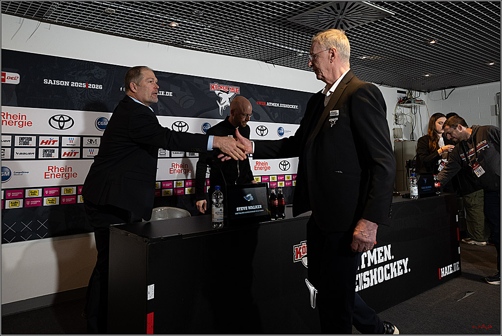 PENNY DEL: Kölner Haie - Schwenninger Wild Wings; Köln, 28.12.2025