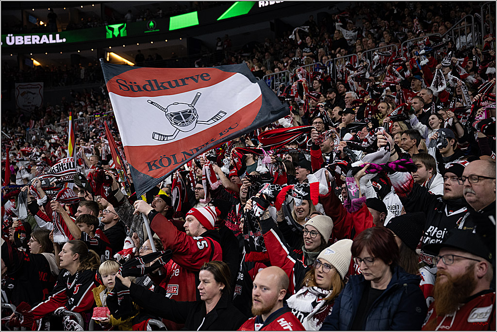 PENNY DEL: Kölner Haie - Schwenninger Wild Wings; Köln, 28.12.2025