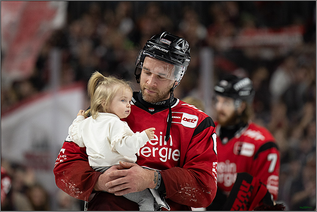 PENNY DEL: Kölner Haie - Schwenninger Wild Wings; Köln, 28.12.2025