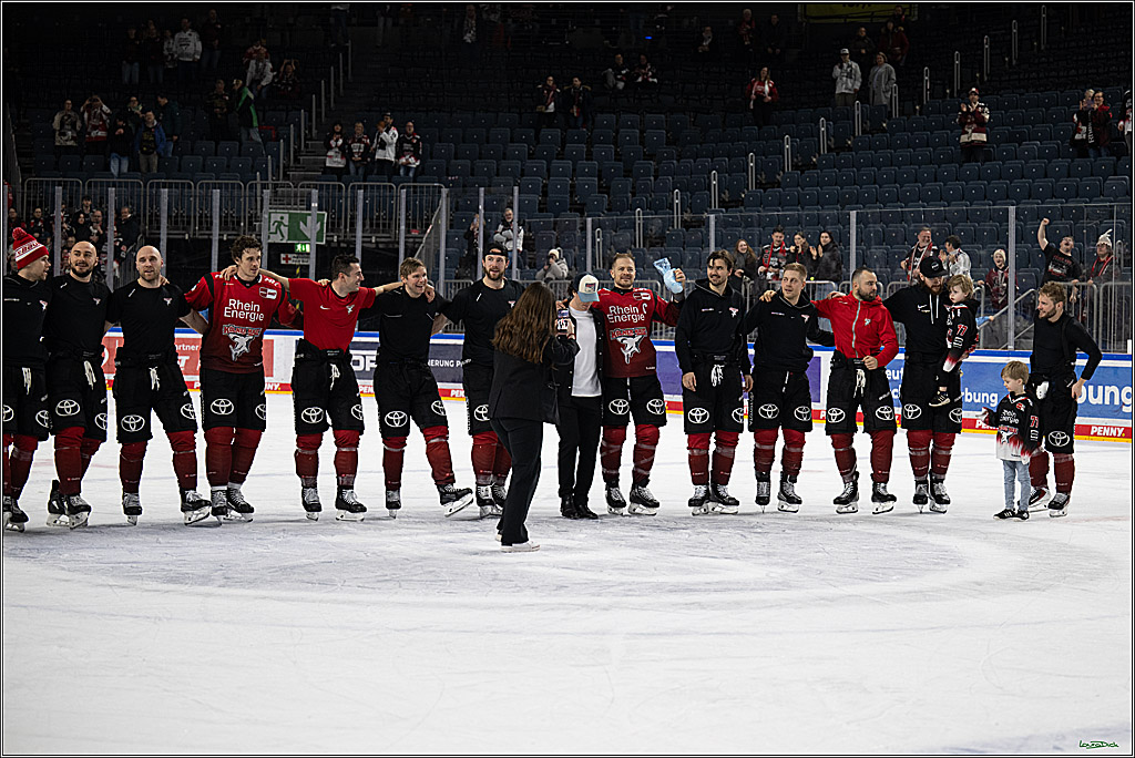 PENNY DEL: Kölner Haie - Schwenninger Wild Wings; Köln, 28.12.2025