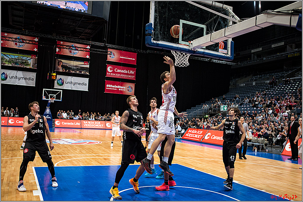 2. Basketball-Bundesliga ProA, RheinStars Koeln vs. Nuernberg Falcons BC; Koeln, 05.12.2016