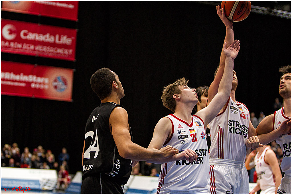 2. Basketball-Bundesliga ProA, RheinStars Koeln vs. Nuernberg Falcons BC; Koeln, 05.12.2016