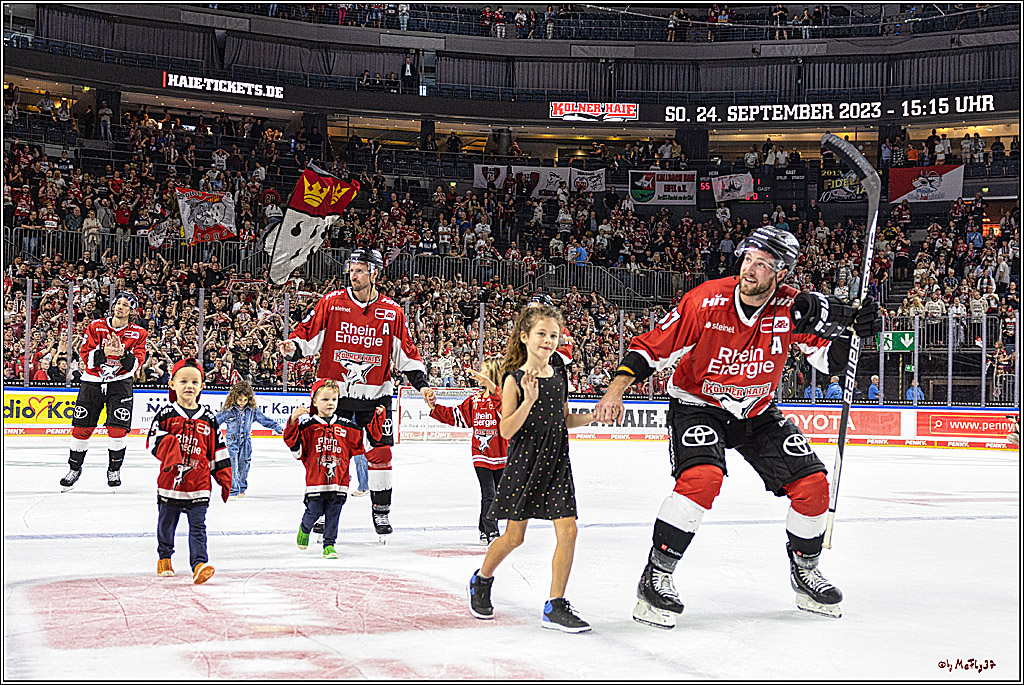 PENNY DEL 1. Koelner Haie - ERC Ingolstadt; Koeln, 17.09.2023