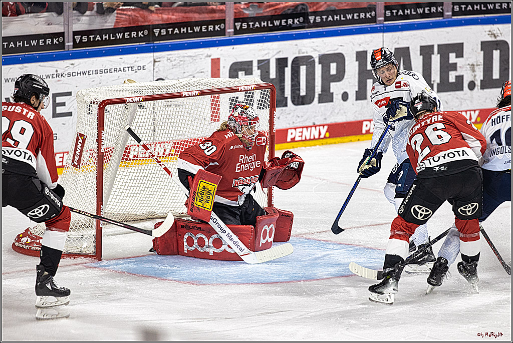 PENNY DEL 1. Koelner Haie - ERC Ingolstadt; Koeln, 17.09.2023