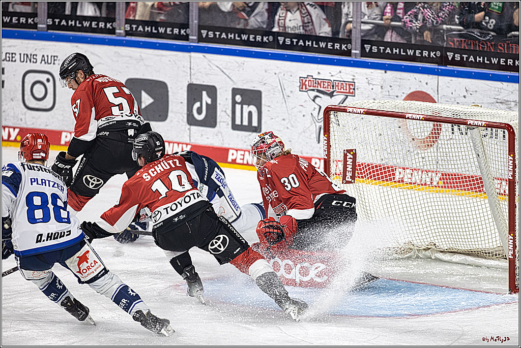PENNY DEL 1. Koelner Haie - Schwenninger Wild Wings; Koeln, 25.10.2023