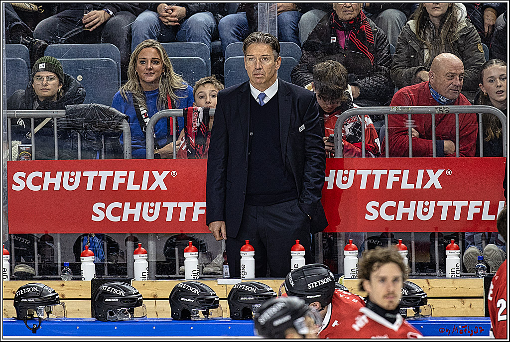 PENNY DEL 1. Koelner Haie - Grizzlys Wolfsburg; Koeln, 28.11.2023