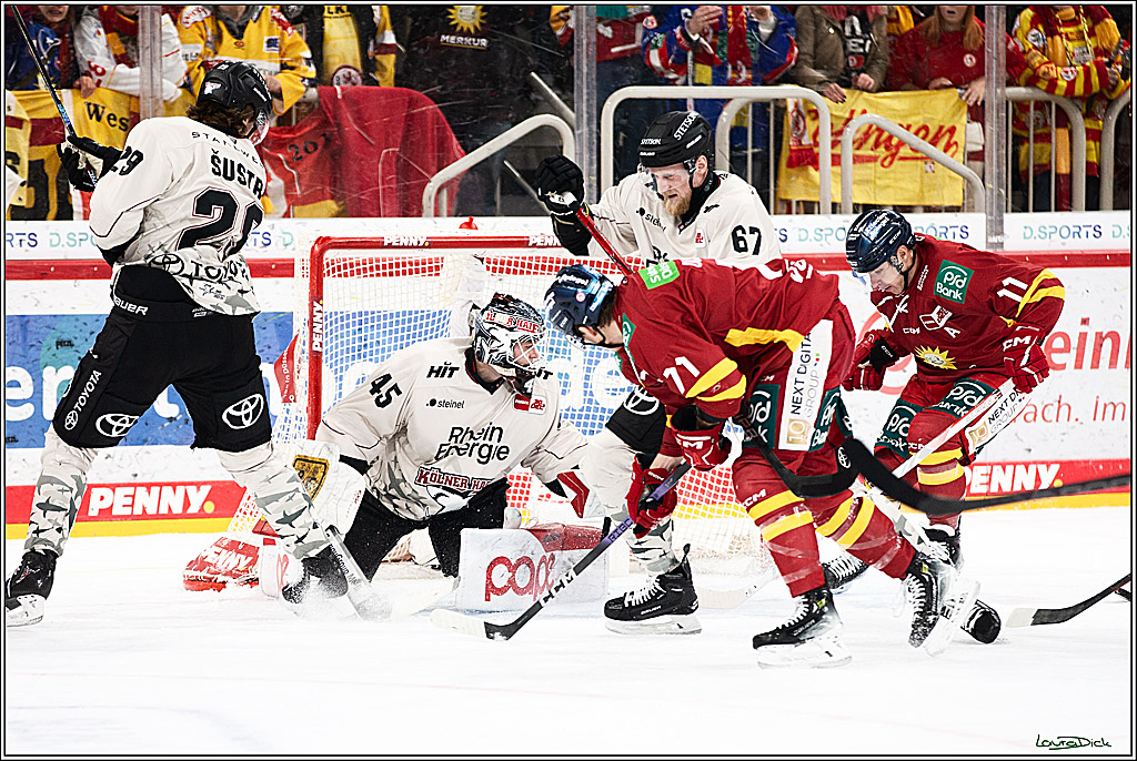 PENNY DEL; Duesseldorfer EG- Koelner Haie; Duesseldorf, 03.12.2023