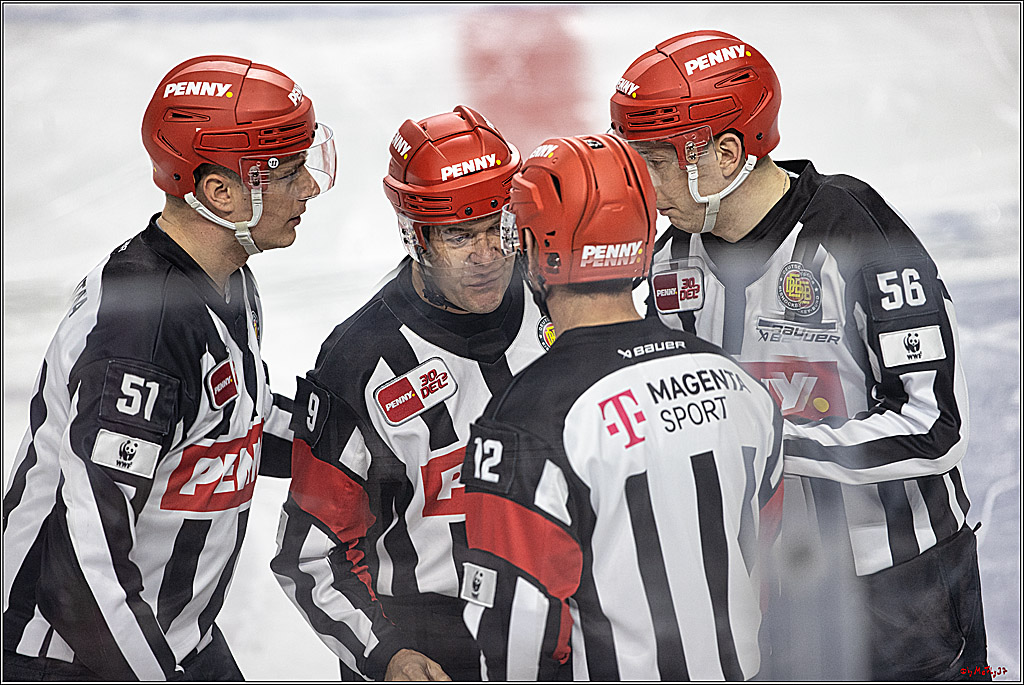 PENNY DEL 1. Kölner Haie - Grizzlys Wolfsburg; Köln, 21.12.2023