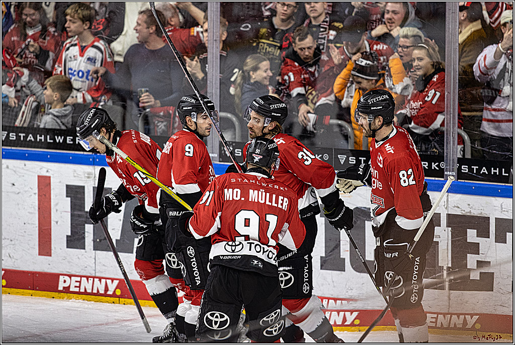 PENNY DEL 1. Kölner Haie - Grizzlys Wolfsburg; Köln, 21.12.2023
