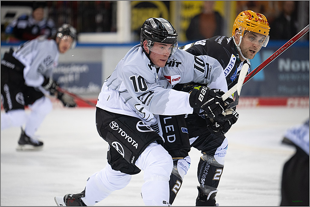 PENNY DEL; Fischtown Pinguins-Koelner Haie; Bremerhaven, 16.03.2025