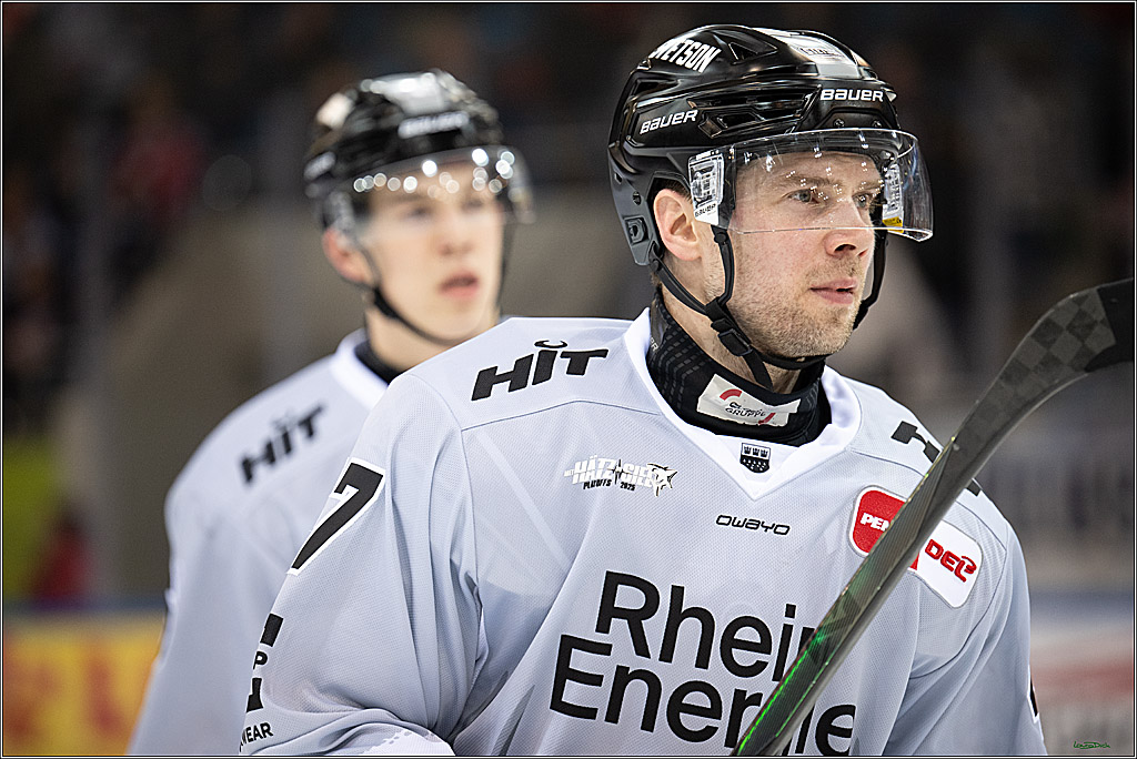 PENNY DEL; Fischtown Pinguins-Koelner Haie; Bremerhaven, 16.03.2025