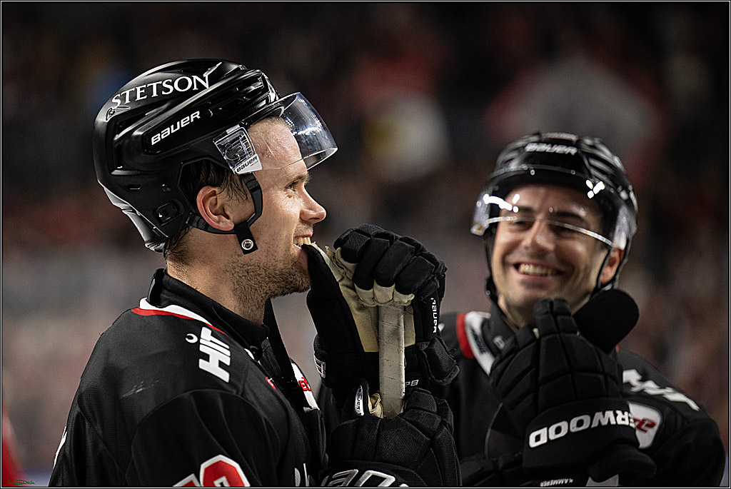 PENNY DEL 1; Koelner Haie - Straubing Tigers; Koeln, 19.10.2025