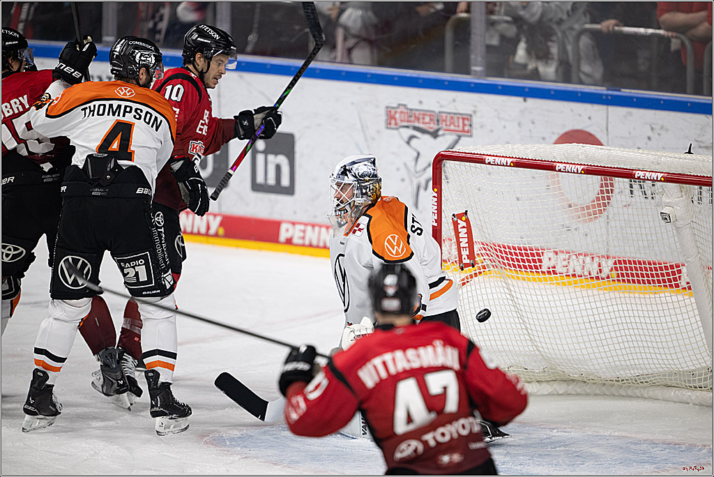 PENNY DEL 1; Kölner Haie - Grizzly Wolfsburg; Köln, 18.12.2025