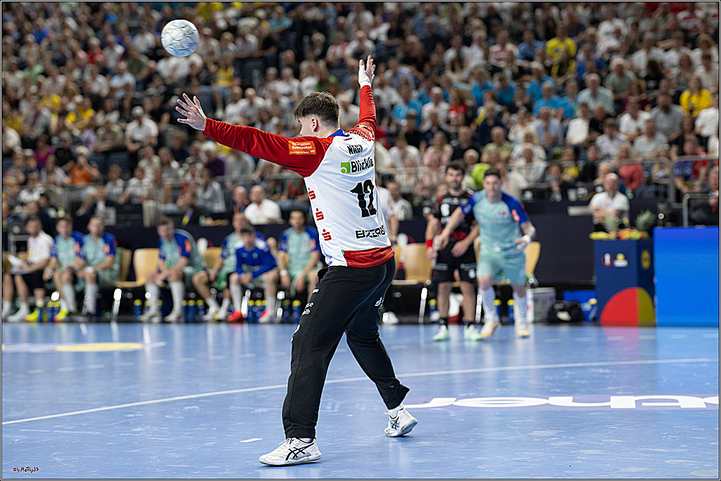 DHB-Pokal Lidl-F4 - MT Melsungen - HBW Balingen-Weilstetten; Köln, 12.04.2025