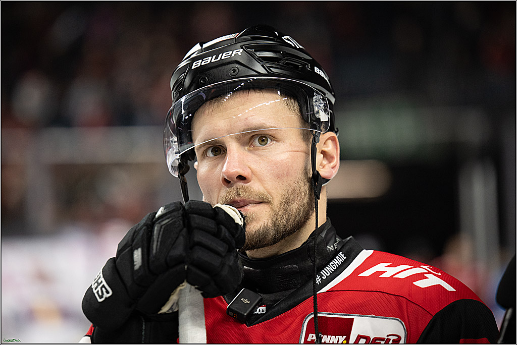 PENNY DEL 1; Koelner Haie - EHC Red Bull Muenchen; Koeln, 02.11.2025