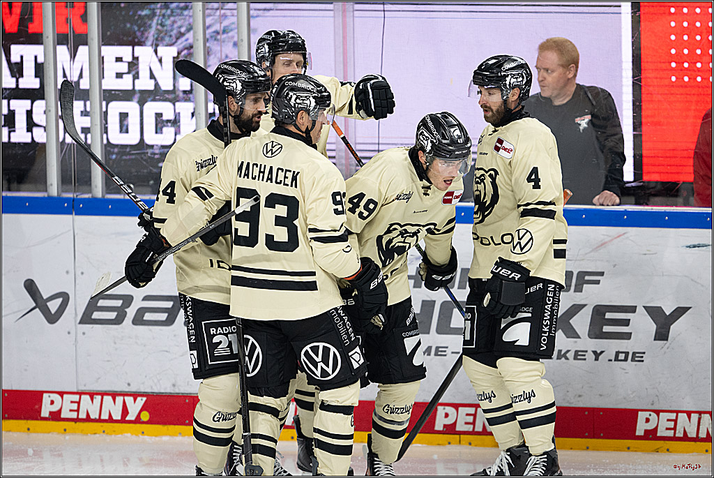 PENNY DEL 1; Kölner Haie - Grizzly Wolfsburg; Köln, 18.09.2026