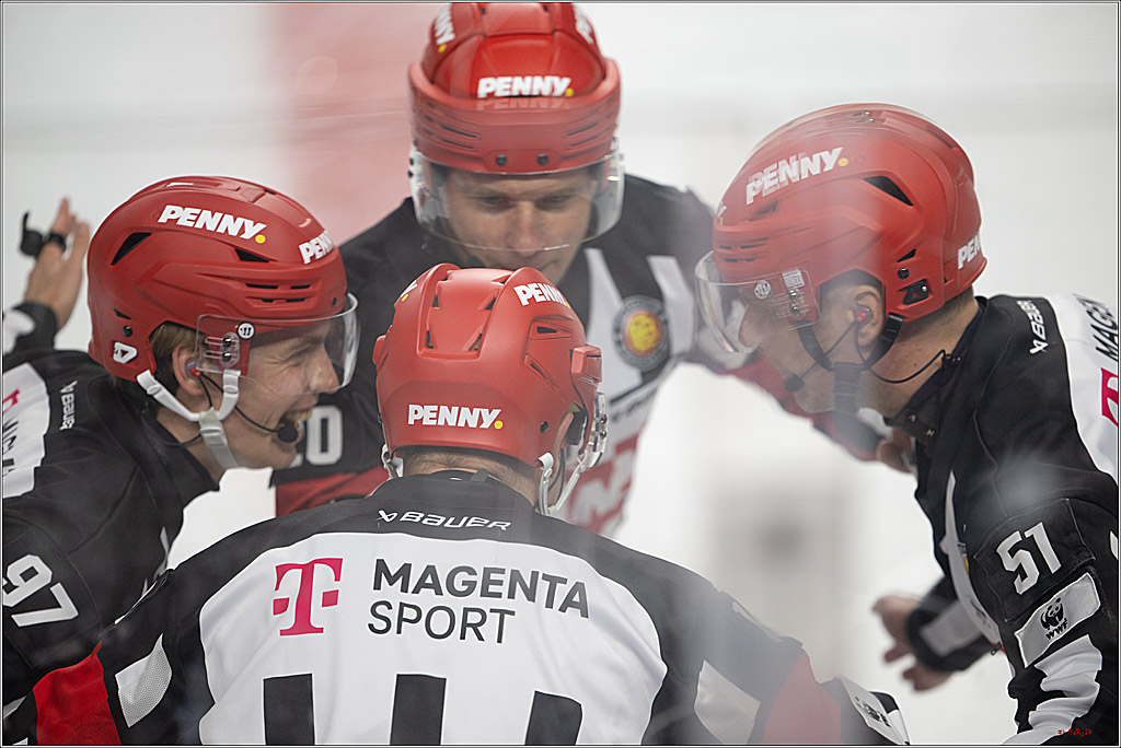 PENNY DEL 1; Kölner Haie - Fischtown Pinguins Bremerhaven; Köln, 18.10.2026