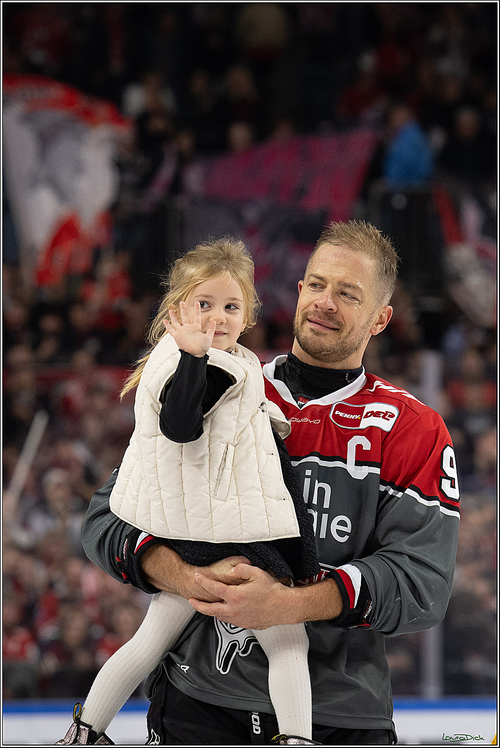 PENNY DEL 1; Kölner Haie - Fischtown Pinguins Bremerhaven; Köln, 18.10.2026