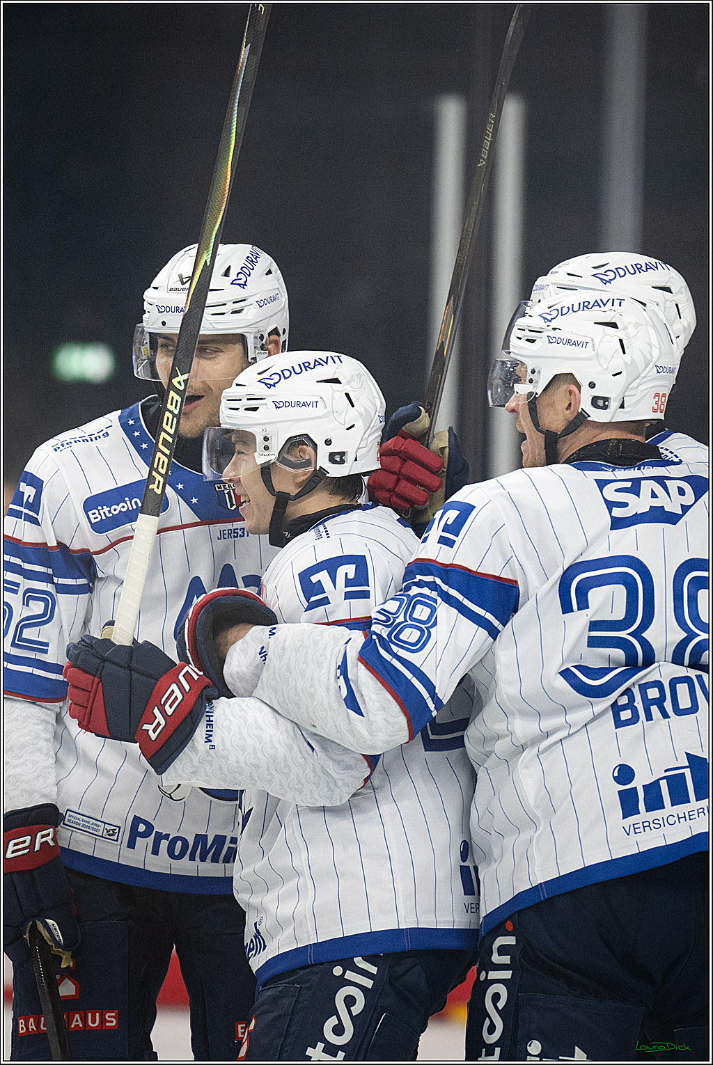 PENNY DEL 1; Kölner Haie - Adler Mannheim; Köln, 27.10.2026