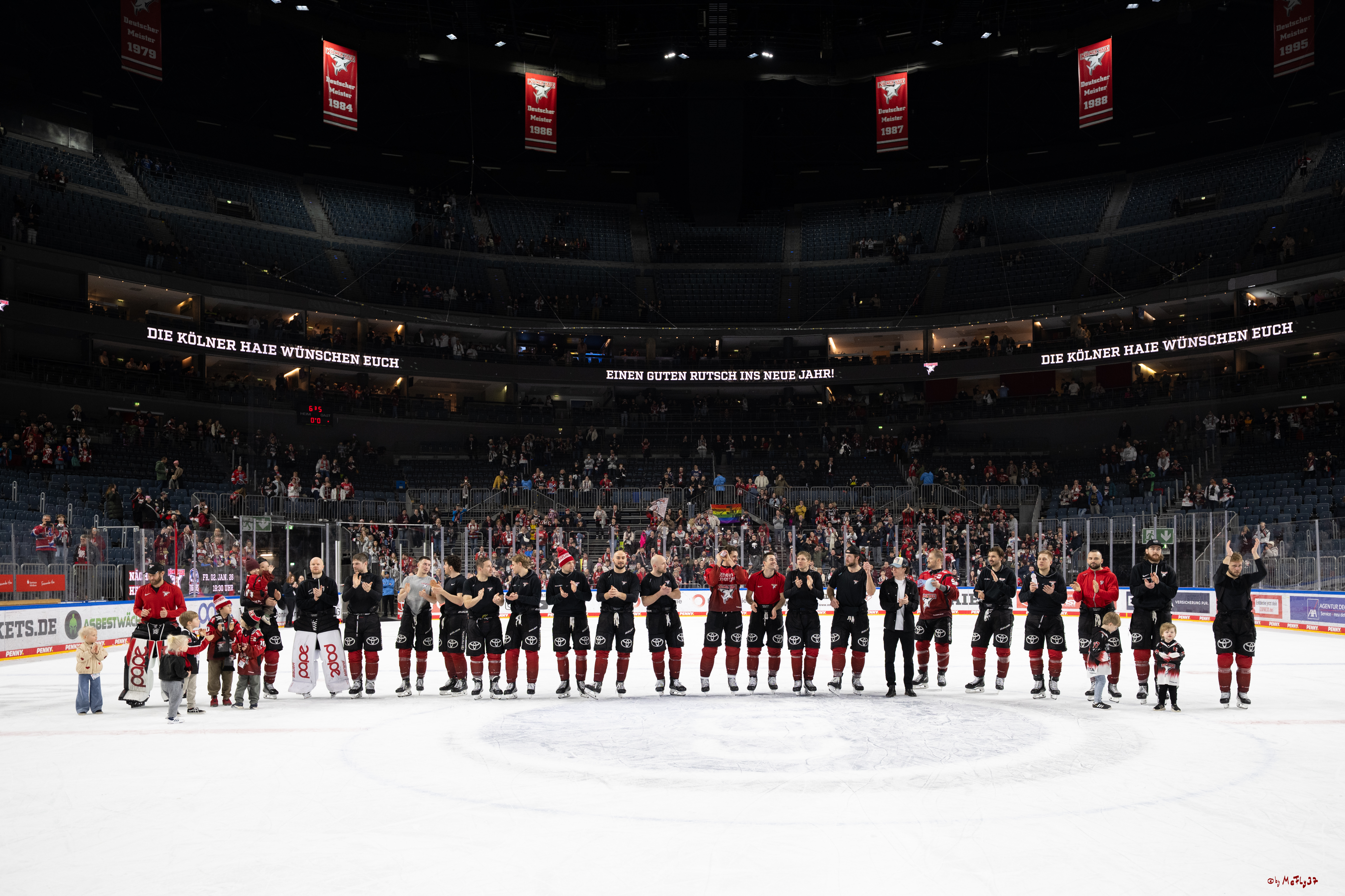 PENNY DEL: Kölner Haie - Schwenninger Wild Wings; Köln, 28.12.2025