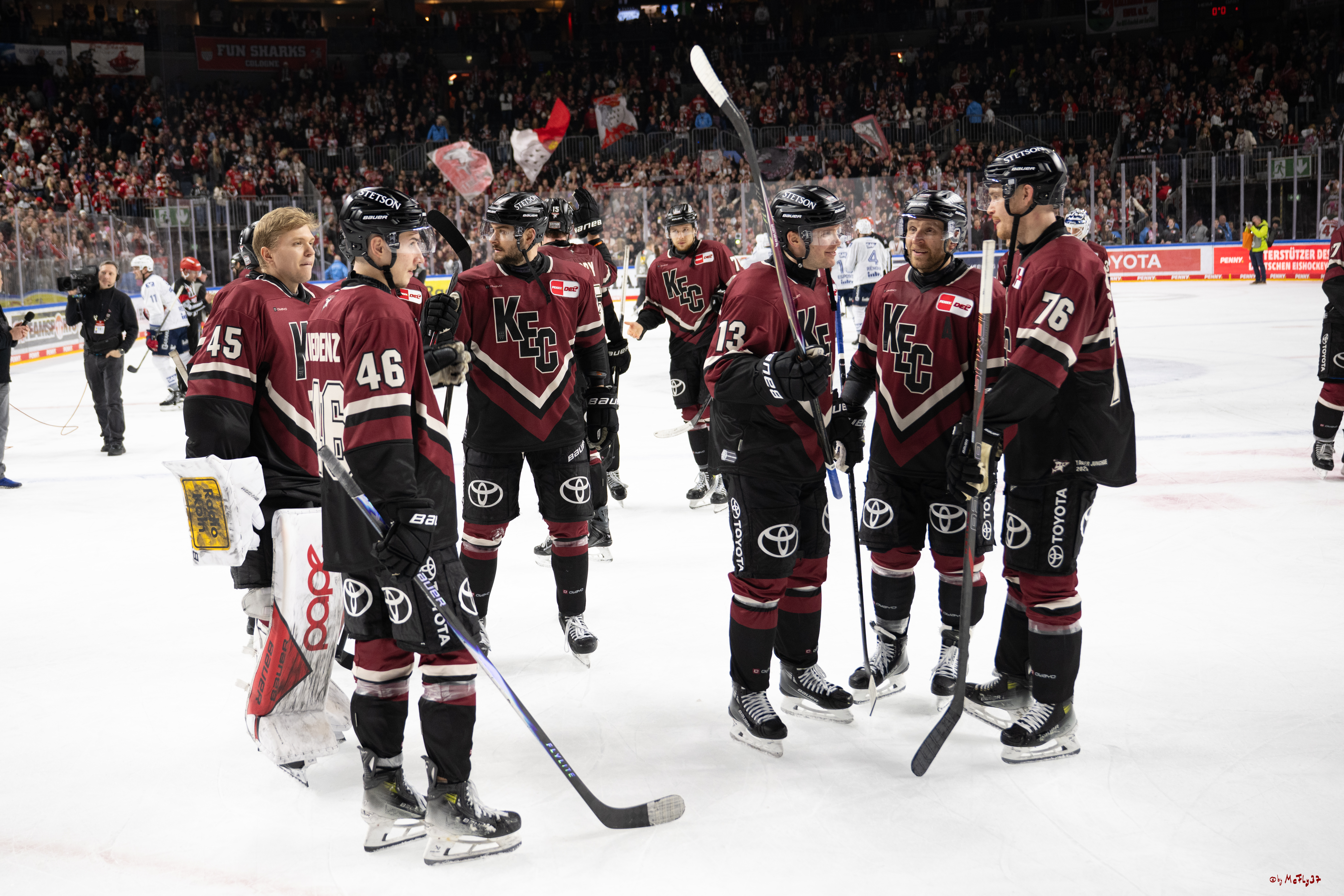PENNY DEL 1; Kölner Haie - Adler Mannheim; Köln, 14.12.2025